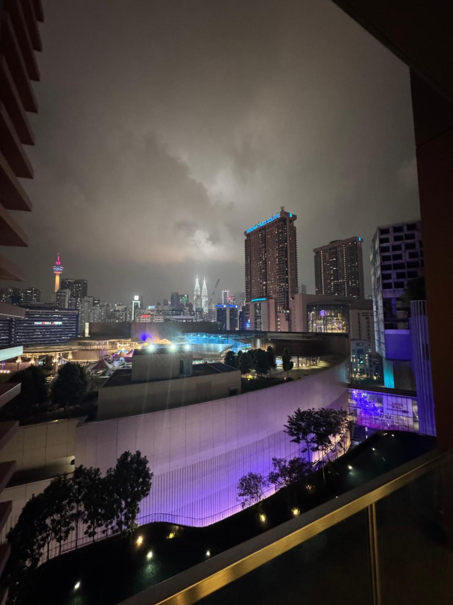 Infinity Pool Suite Bukit Bintang Lalaport Bbcc Kuala Lumpur Exterior photo